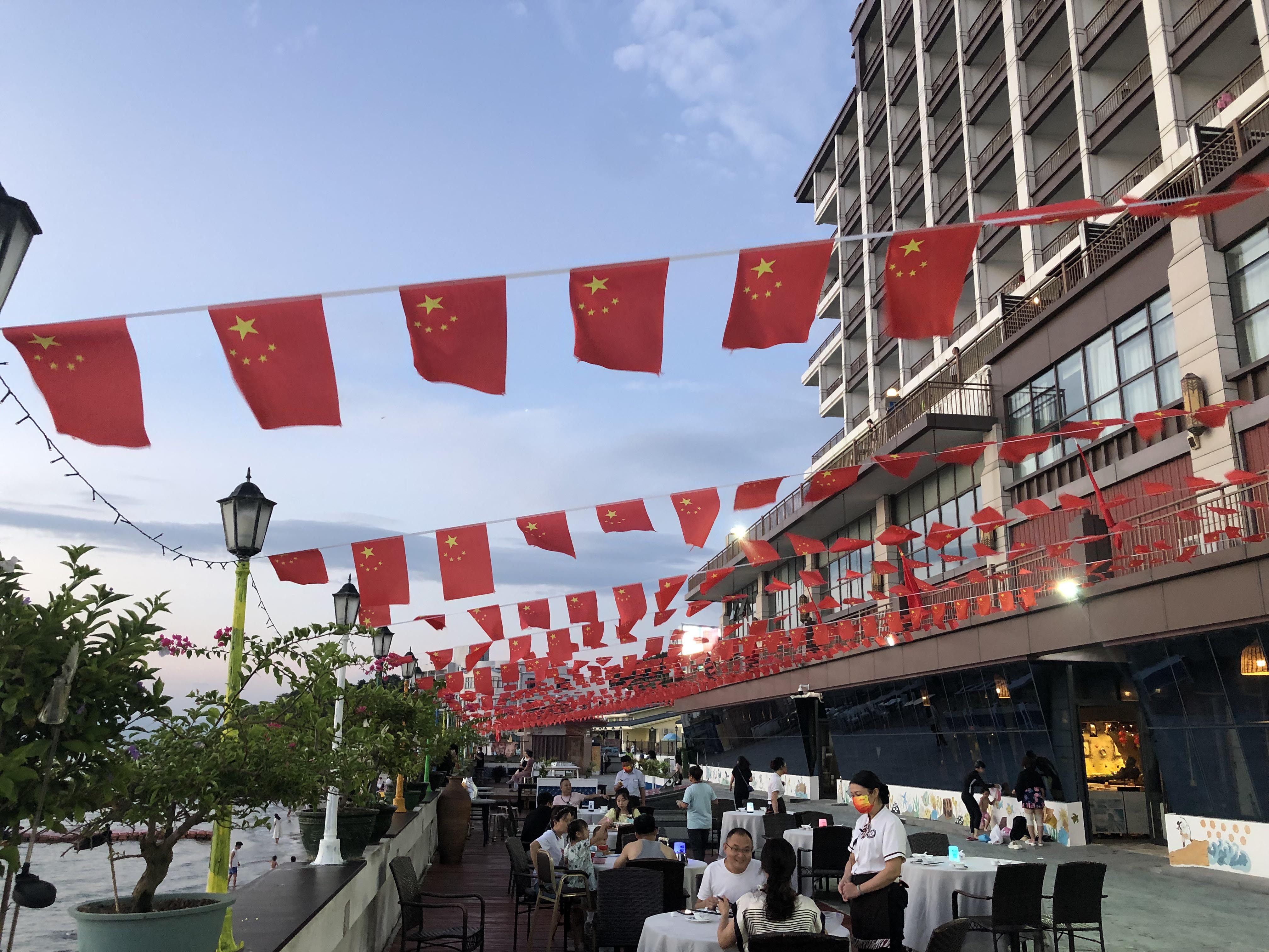 Restaurant beside the Hotel