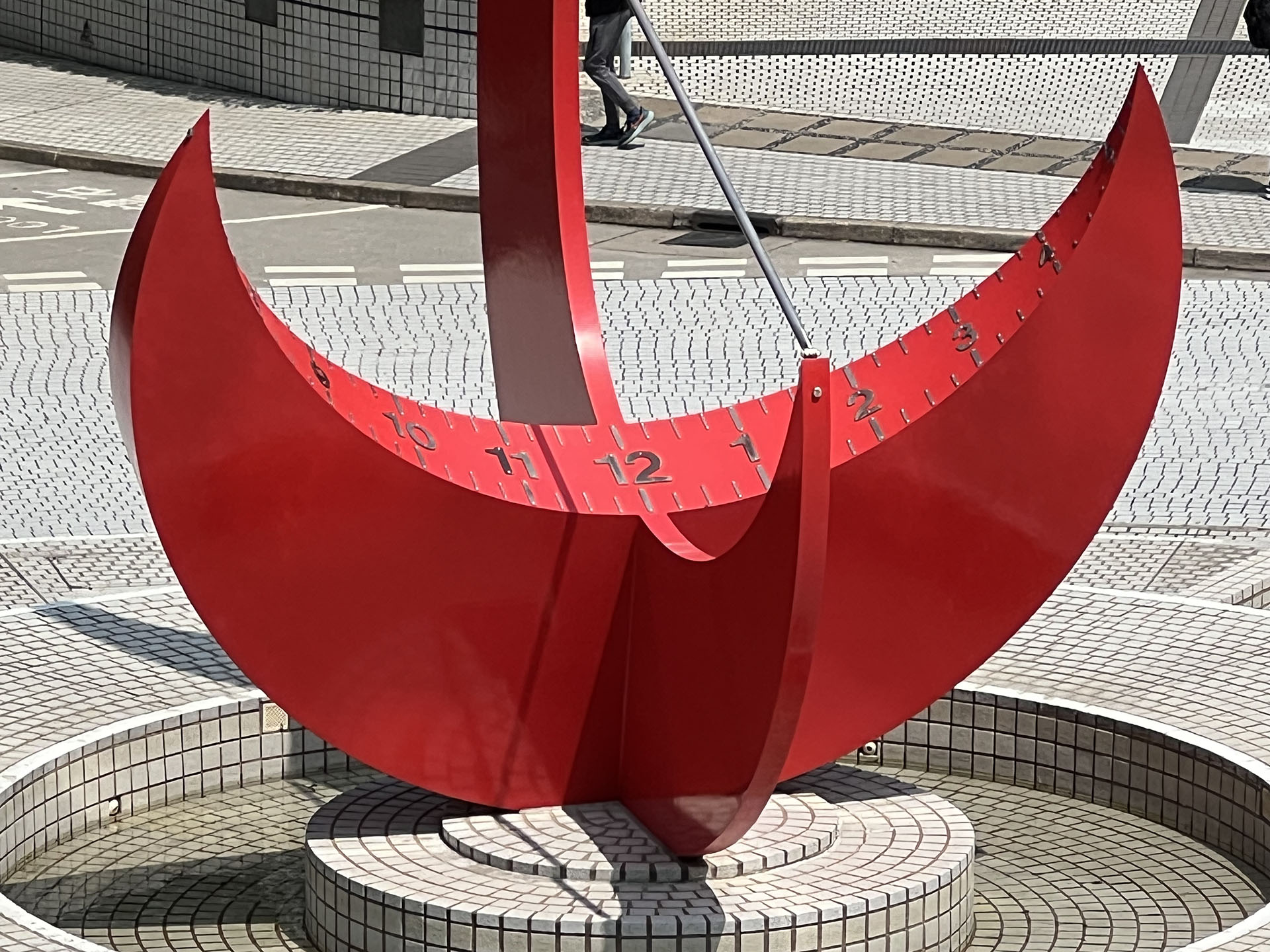 HKUST Red Sundial with Vertical Sunshade Line